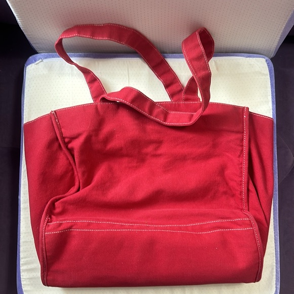 Disney Alice in Wonderland Tote - Picture 3 of 6